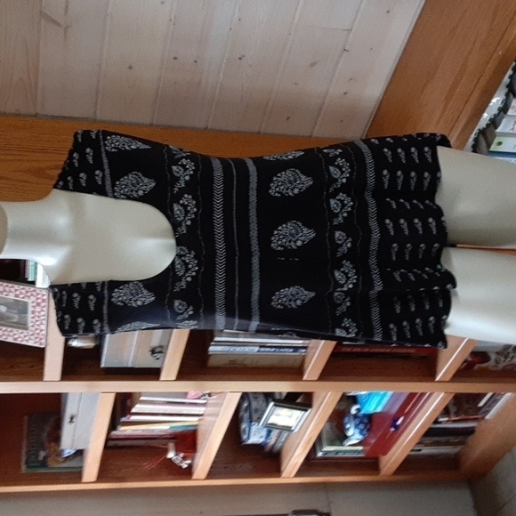 Lucky Brand, S/P (5/6), black with white print. - Picture 1 of 3